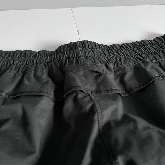Lululemon Black Shorts Size 8 - Picture 4 of 8